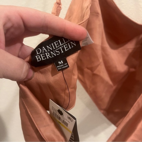 NWT Danielle Bernstein gold scarf top size medium tie back cropped - Picture 4 of 8